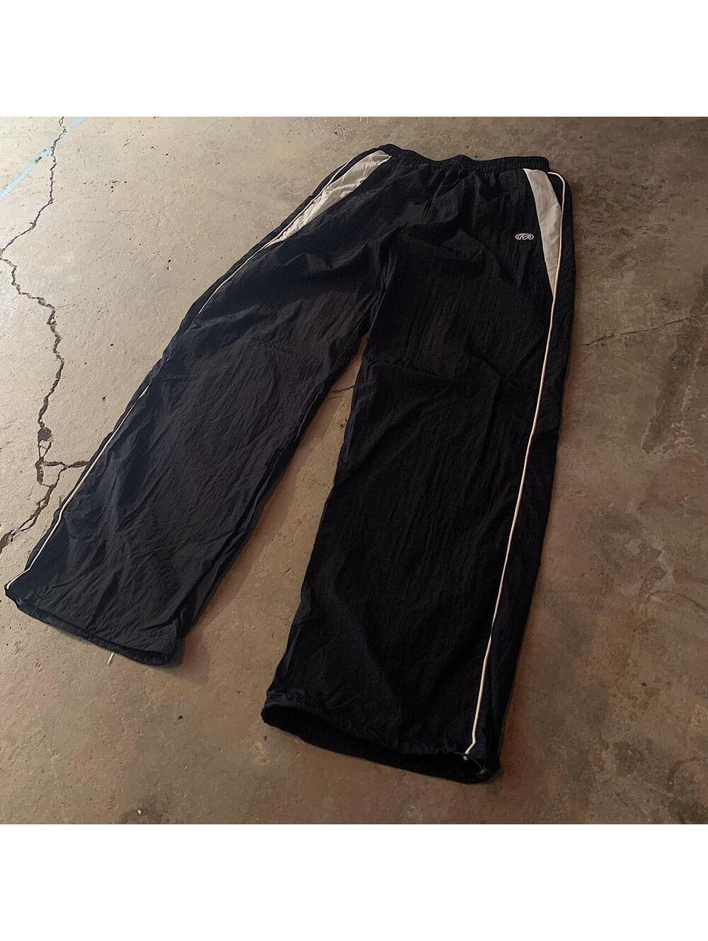 Baggy loose lightweight striped black and white windbreaker pants. Very nice - Picture 4 of 7